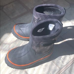 Waterproof rain boots for toddler boy